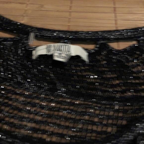 BB Dakota silver designed sweater .2for$10last day - Picture 3 of 5